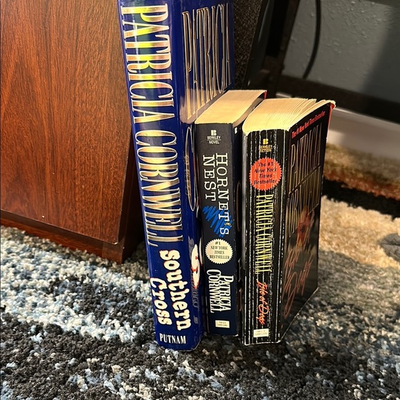 Patricia Cornwell Trilogy 'Hornet's Nest' & 'Southern Cross' & 'Isle of Dogs' 3 - Picture 16 of 16